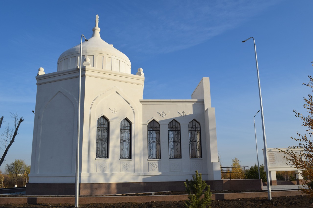 Ыбырай Алтынсарин кесенесі